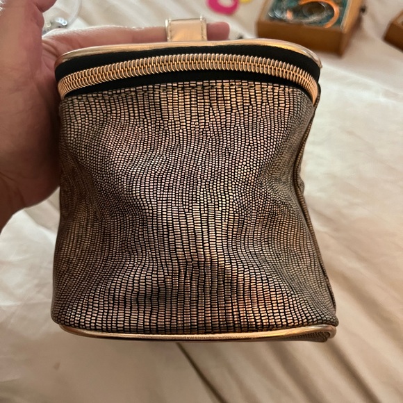 Makeup/travel Bag - Picture 3 of 7